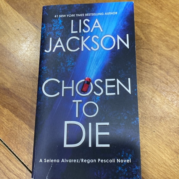 Set of 3, Lisa Jackson, used, paperback novels. - Picture 10 of 15